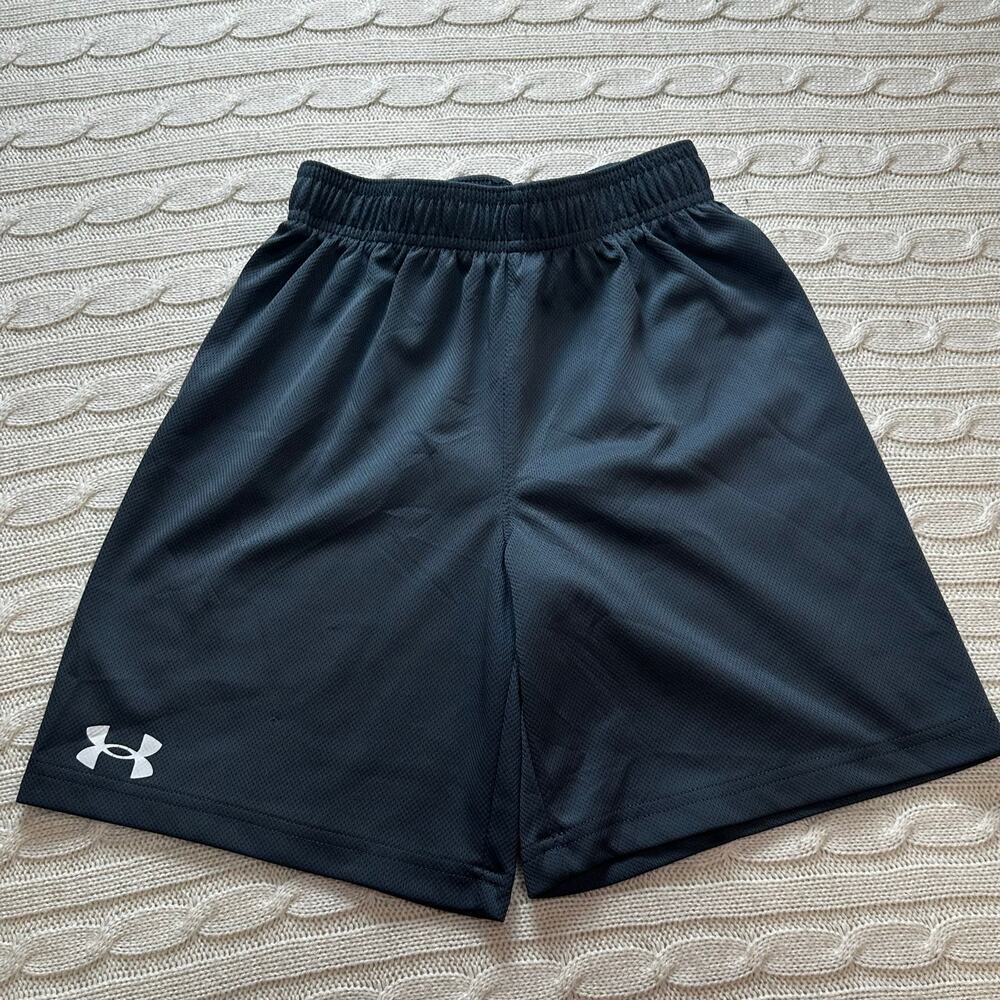 Under Armour Gray Shorts sz 7 pull on shorts activewear